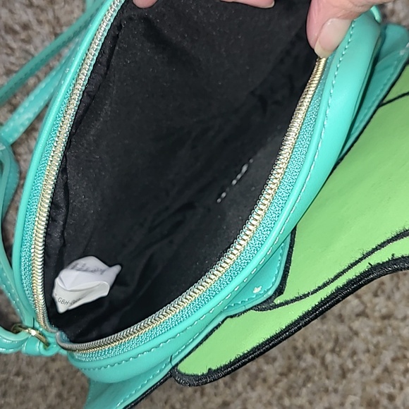 Fab NY Pokemon Bulbasaur Crossbody Bag - Green and Red - Picture 2 of 9